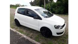 VOLKSWAGEN - FOX - 2013/2014 - Branca - R$ 41.000,00