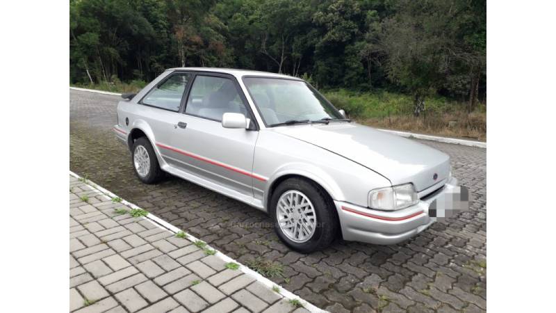 FORD - ESCORT - 1989/1990 - Prata - R$ 18.500,00