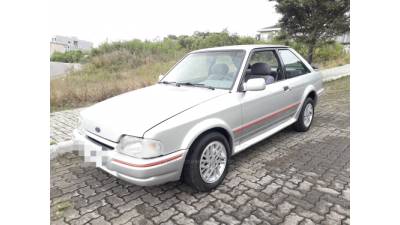 FORD - ESCORT - 1989/1990 - Prata - R$ 18.500,00