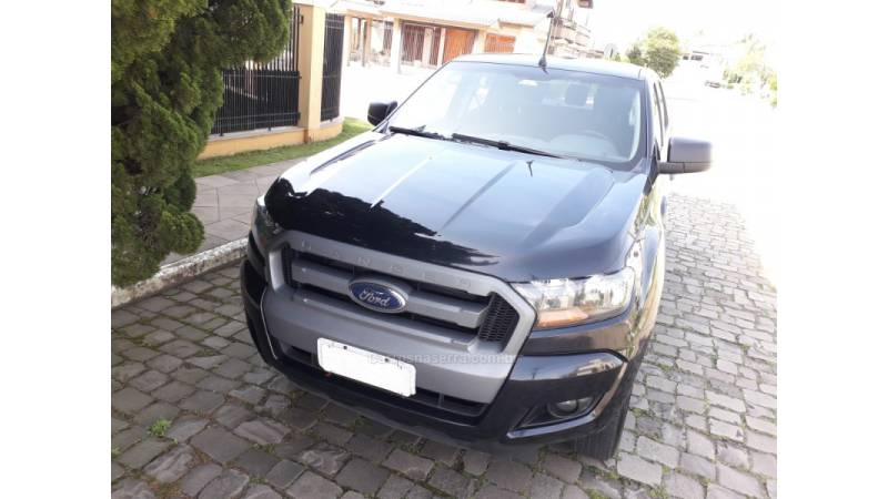 FORD - RANGER - 2017/2018 - Preta - R$ 98.000,00