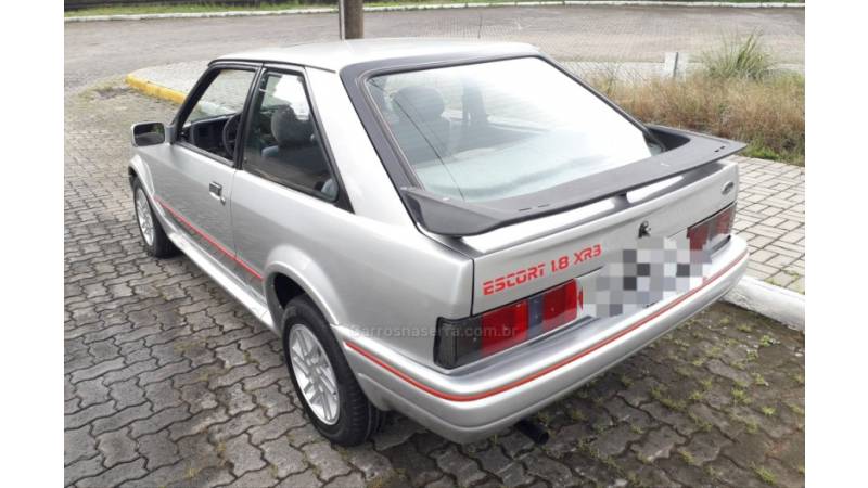 FORD - ESCORT - 1989/1990 - Prata - R$ 18.500,00